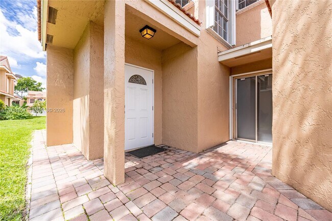 Foto del edificio - 19160 NW 82nd Cir Ct
