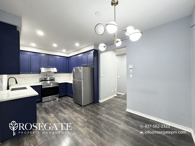 Photo du bâtiment - Spacious 4-Bedroom Main Level Home with Garage & 3 Parking in Brampton