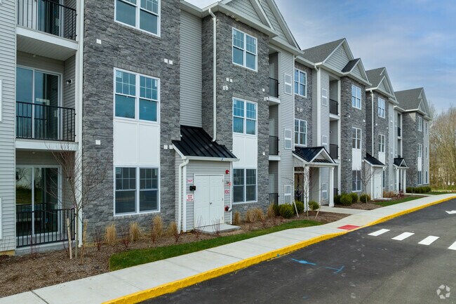 Foto del edificio - Oak Tree Apartments