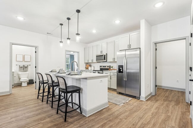 Building Photo - Waterside at Pepper Hall