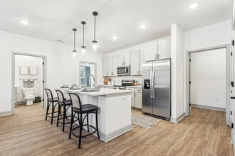 Building Photo - Waterside at Pepper Hall