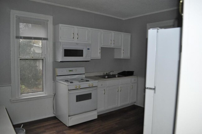 Foto del edificio - 726 Clancy Ave NE