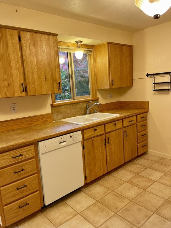 Foto del edificio - 277 E First Ave