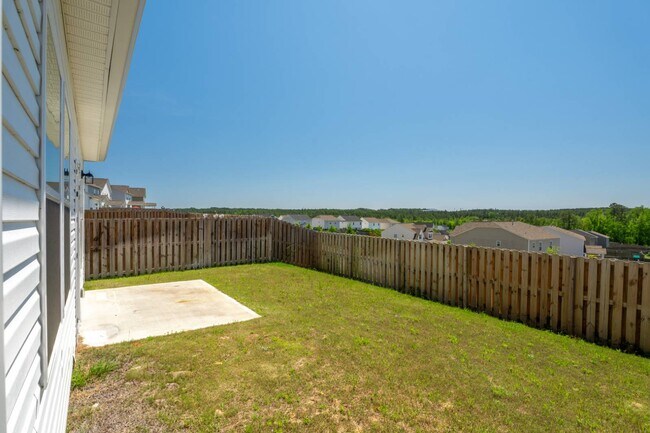 Building Photo - 812 Justify Lp