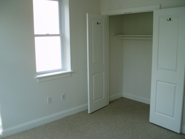 Large Closets - 750 S 15th St
