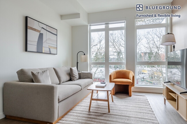 Building Photo - 17645 NE 69th Ct