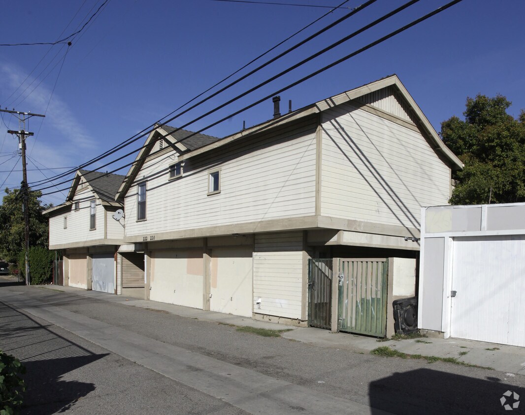 Foto del edificio - 220 W Truslow Ave