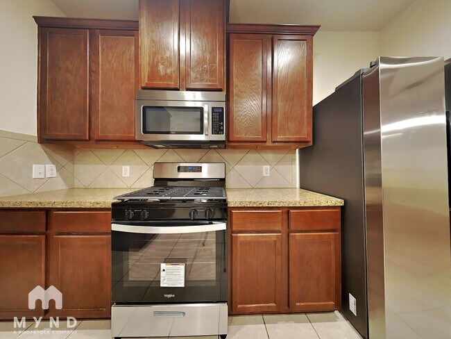 Foto del edificio - 2711 Lexington Park Dr