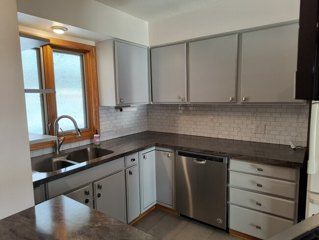 Building Photo - 2720 Ward Ave