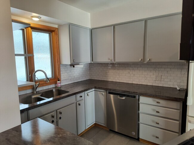 Foto del edificio - 2720 Ward Ave