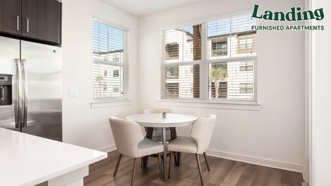 Foto del edificio - 102 Manatee Ave W