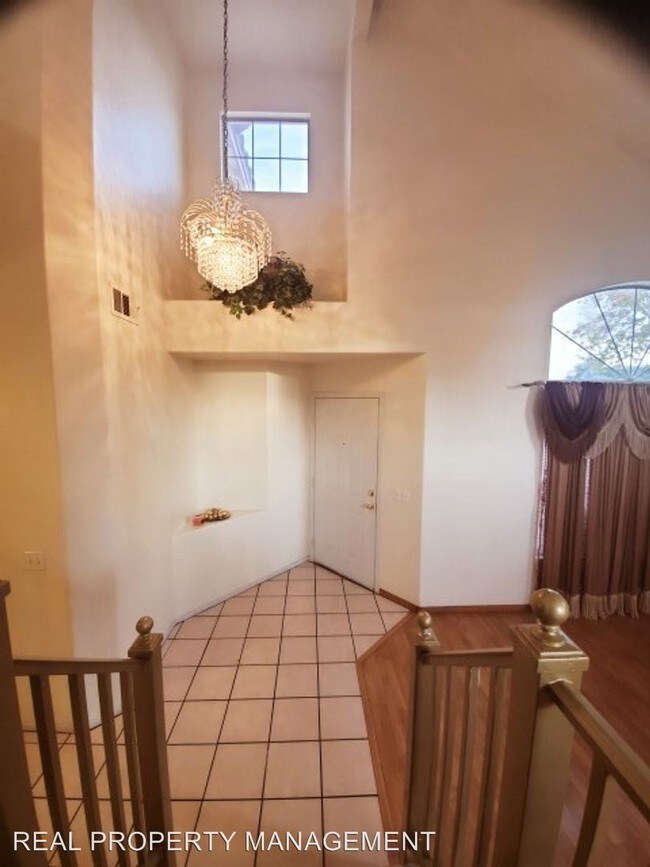 Foto del edificio - 5 br, 3 bath House - 1877 CANE HILL DR