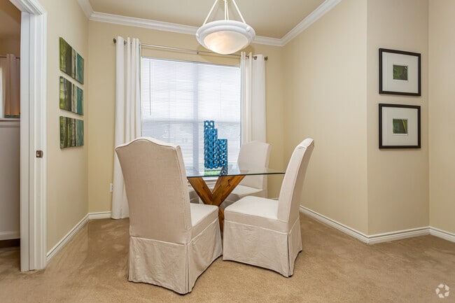 2 BR, 2 BA - 1,055 SF - Country Club Pointe Apartment Homes