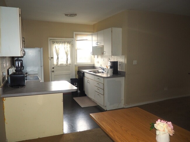 Building Photo - 9911 143rd Pl