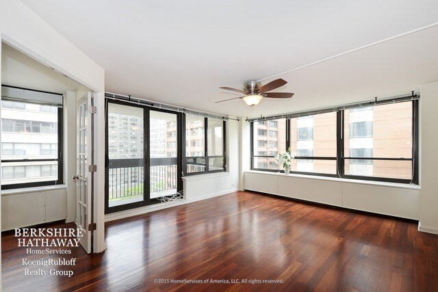 Foto del edificio - 222 E Pearson St