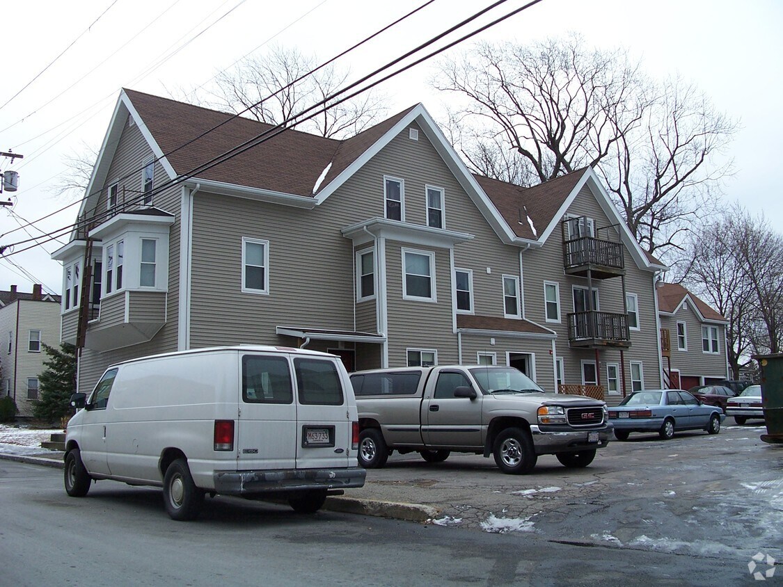 Foto del edificio - 210 Whittenton St
