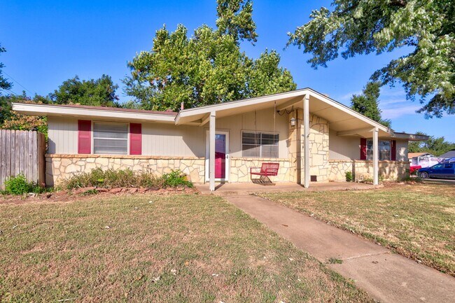 Building Photo - 3 Bed 1 Bath in Bethany!