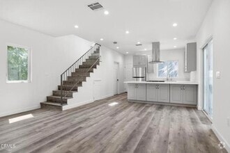 Building Photo - 2764 Frances Ave