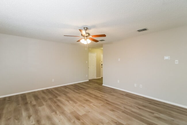 Building Photo - 1311 Dakota Trail