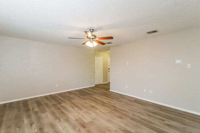 Foto del edificio - 1311 Dakota Trail