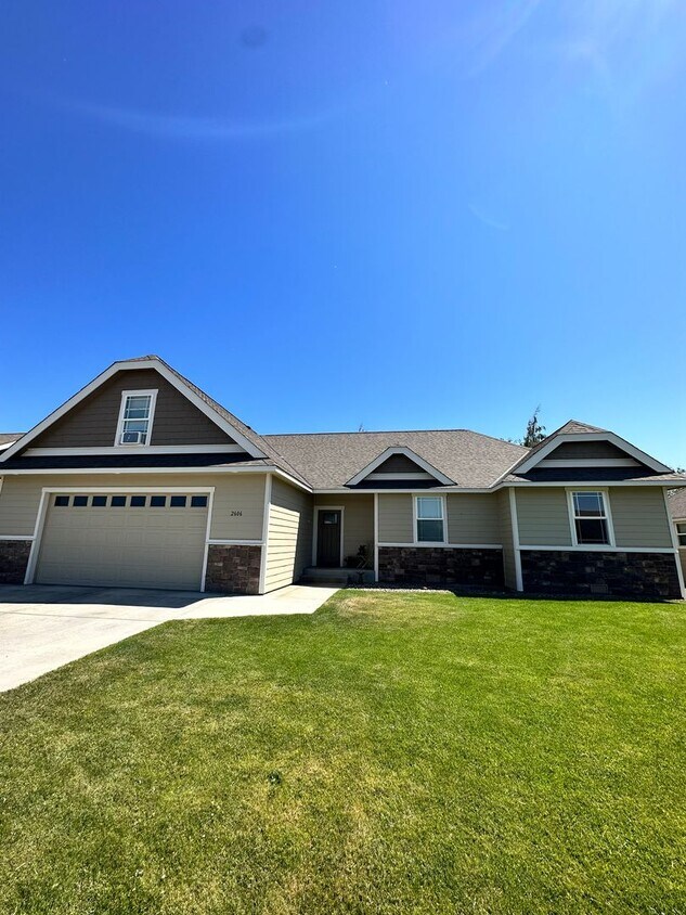 Foto principal - Spacious home close to CWU!