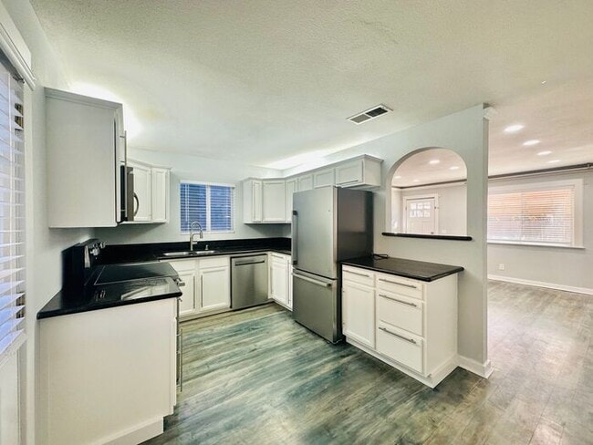 Building Photo - Charming Newly Remodeled 3-Bed, 2.5 Bath 2-Story Home with ALL UTILITIES INCLUDED!