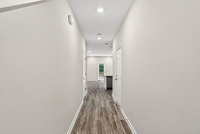 Building Photo - 41 S Main Deck Dr