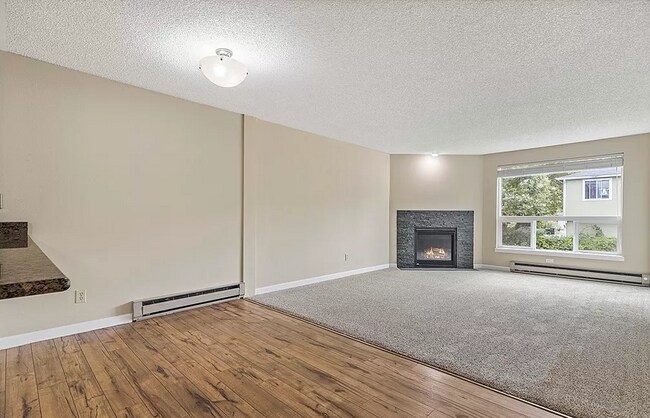 Building Photo - 9416 1st Ave NE