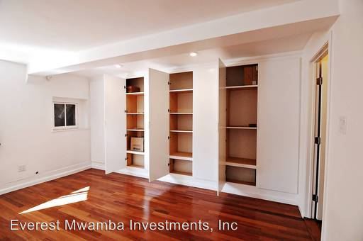 Building Photo - 1057 Valencia St
