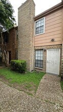 Building Photo - 9901 Sharpcrest St