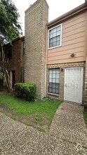 Building Photo - 9901 Sharpcrest St