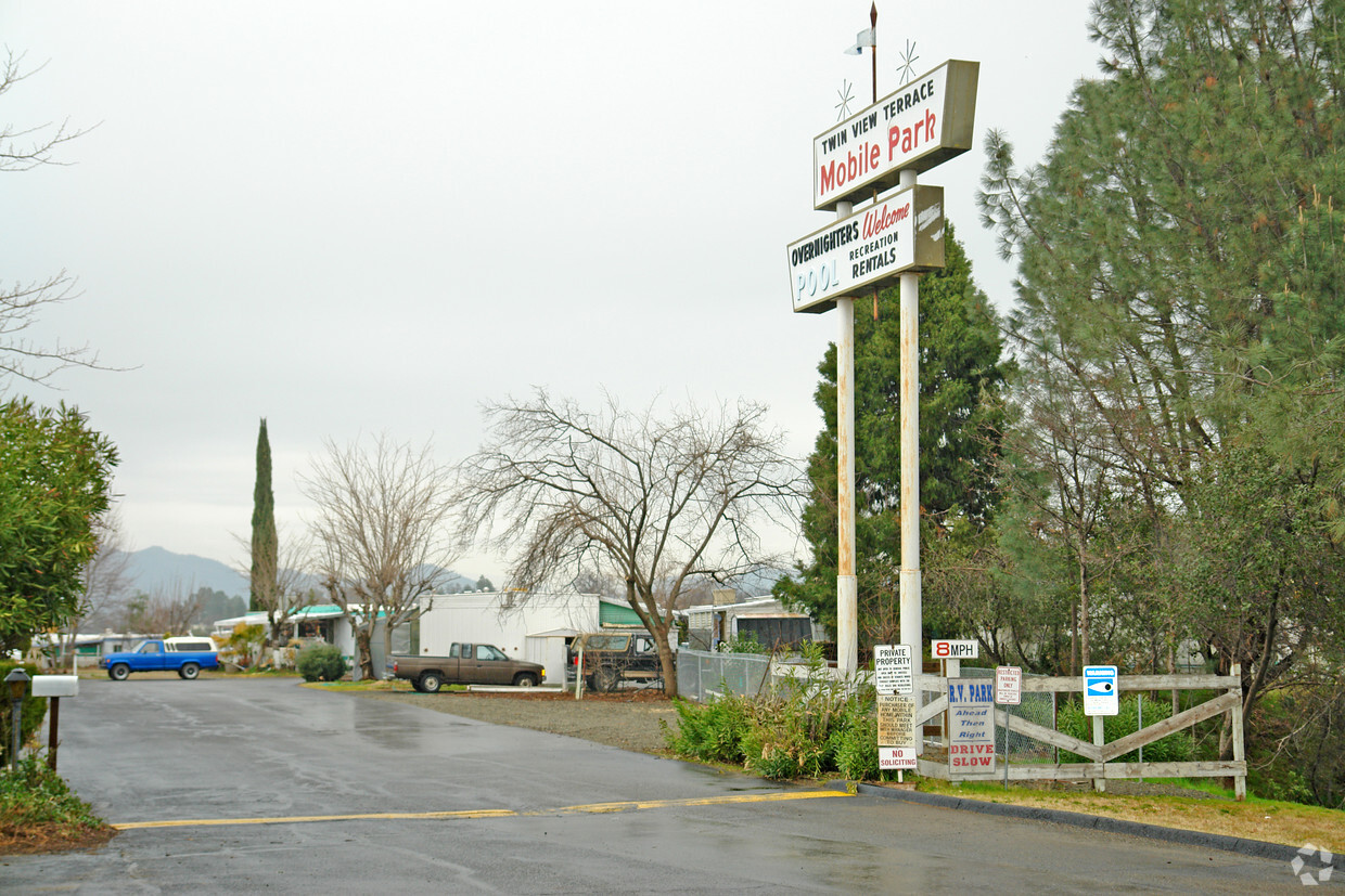 Building Photo - Twin View Terrace Mobile Home Park