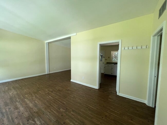 Building Photo - 2002 Chowkeebin Nene