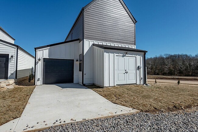 A1 Bennett Exterior Trasero - Owen Silos