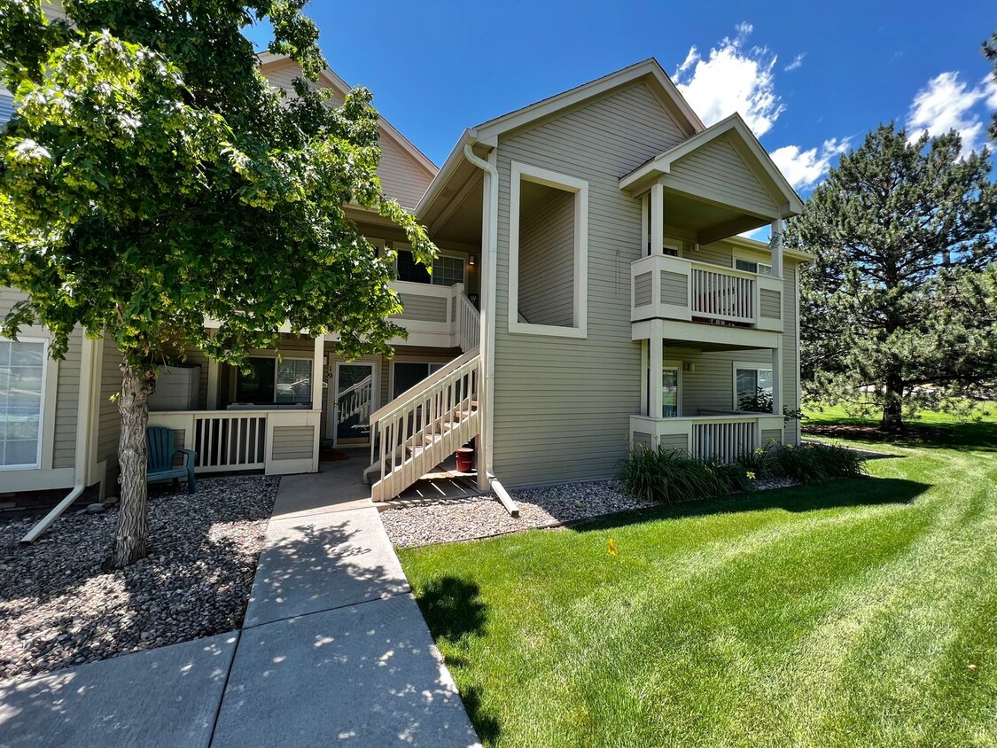 Primary Photo - Charming Main floor 2 bed, 2 bath Condo