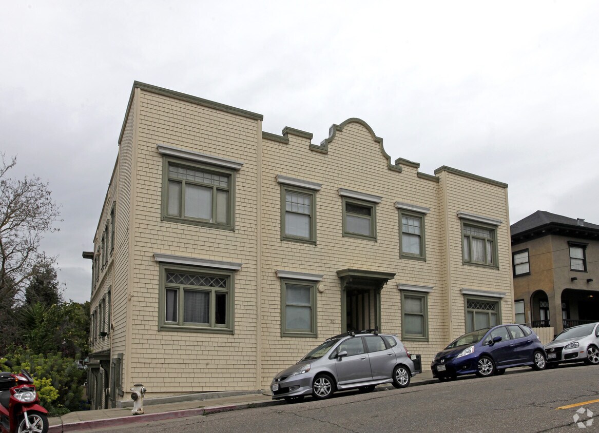 Building Photo - 201 Orange St