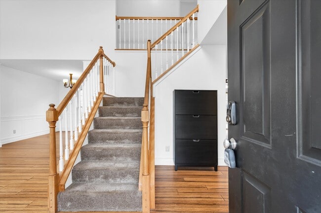 Building Photo - 506 E Tomaras Ave