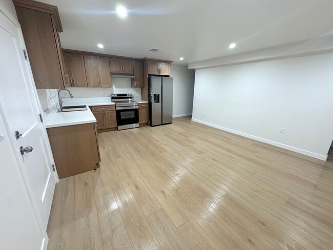 Foto del edificio - 1839 Lowe St