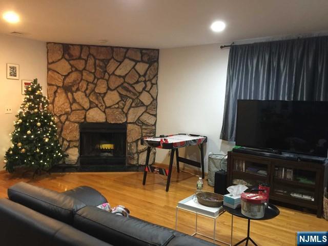 Foto del edificio - 26 Linwood Ave