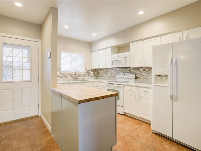 Foto del edificio - 2 Bedroom, 2.5 Bath