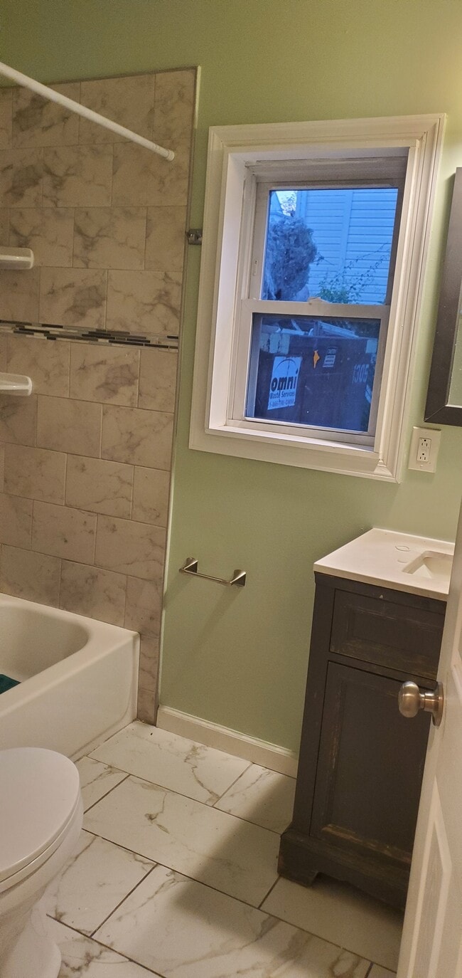 Building Photo - 32 Murray Ave