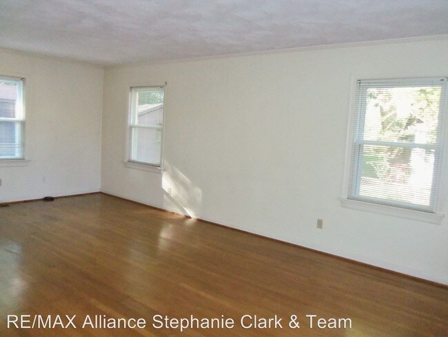 Building Photo - 1325 Conrad Ln