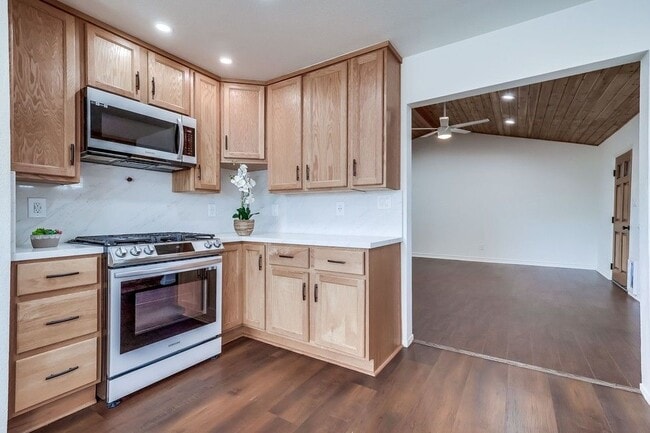 Building Photo - 4445 Marine