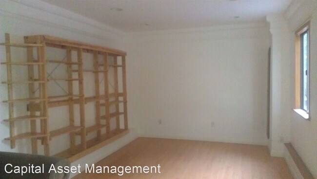 Building Photo - 946 Miramar Dr