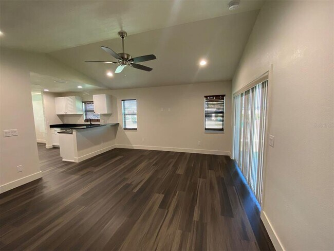 204 Palmetto Cir NE photo'