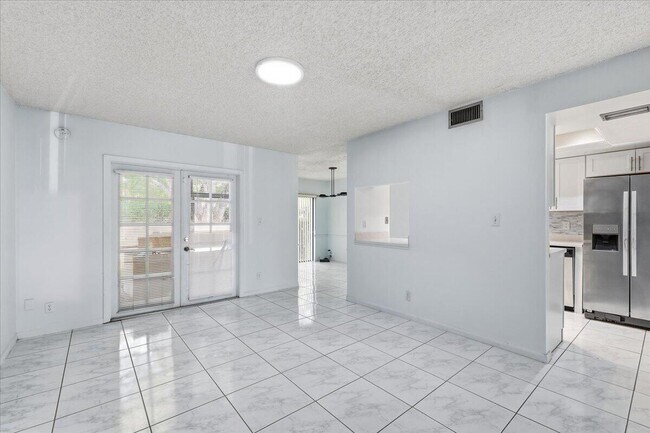Foto del edificio - 9985 W Atlantic Blvd