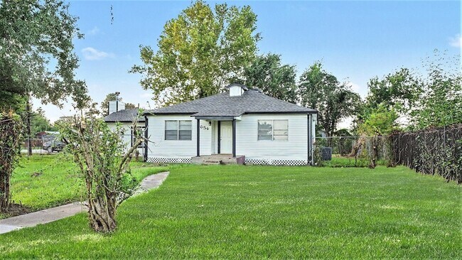Building Photo - 654 Ridge Dr
