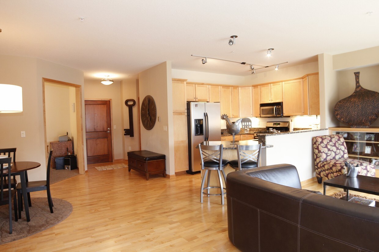 SPACE - 460-464 Ford Rd