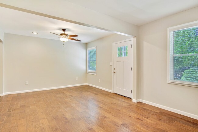 Building Photo - 2836 Harlan Dr