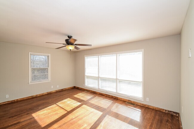 Foto del edificio - 1040 Rose Hill Cir